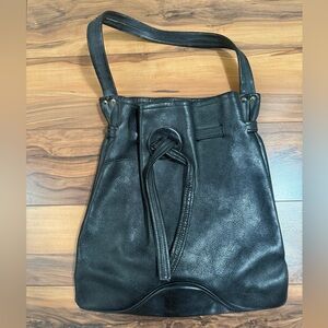 Vintage Black Leather Shoulder Bag - Unbranded